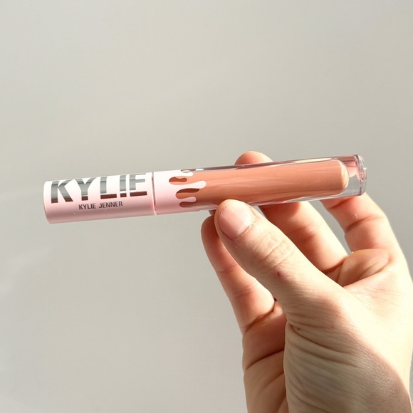 NWT Kylie Cosmetics Matte Liquid Lipstick - color 707 - KHLO$ - Picture 1 of 11